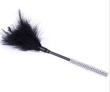 The Flirt Feather Teaser - The Glass Dildo @ theglassdildo.co.uk